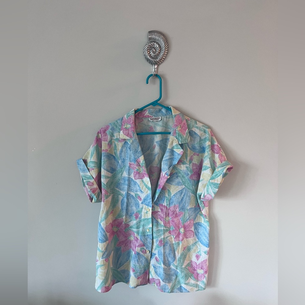 Giovelli Vintage Pastel Button Up Top